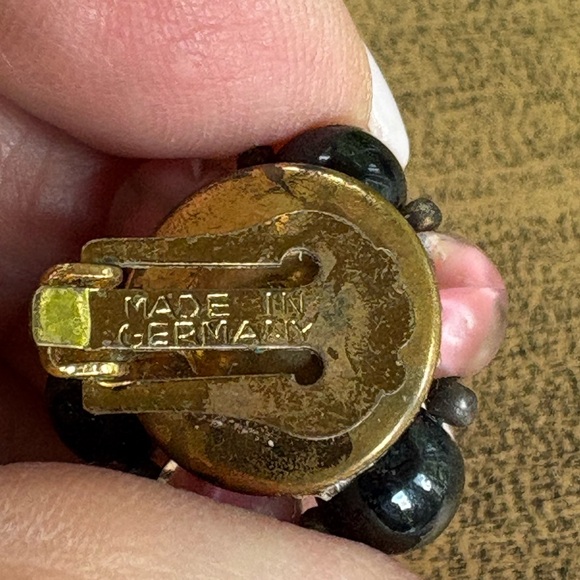 Made in Germany, Circa 1940’s, Vintage Black & Pink Beaded Necklace/Earring Set - Picture 5 of 9